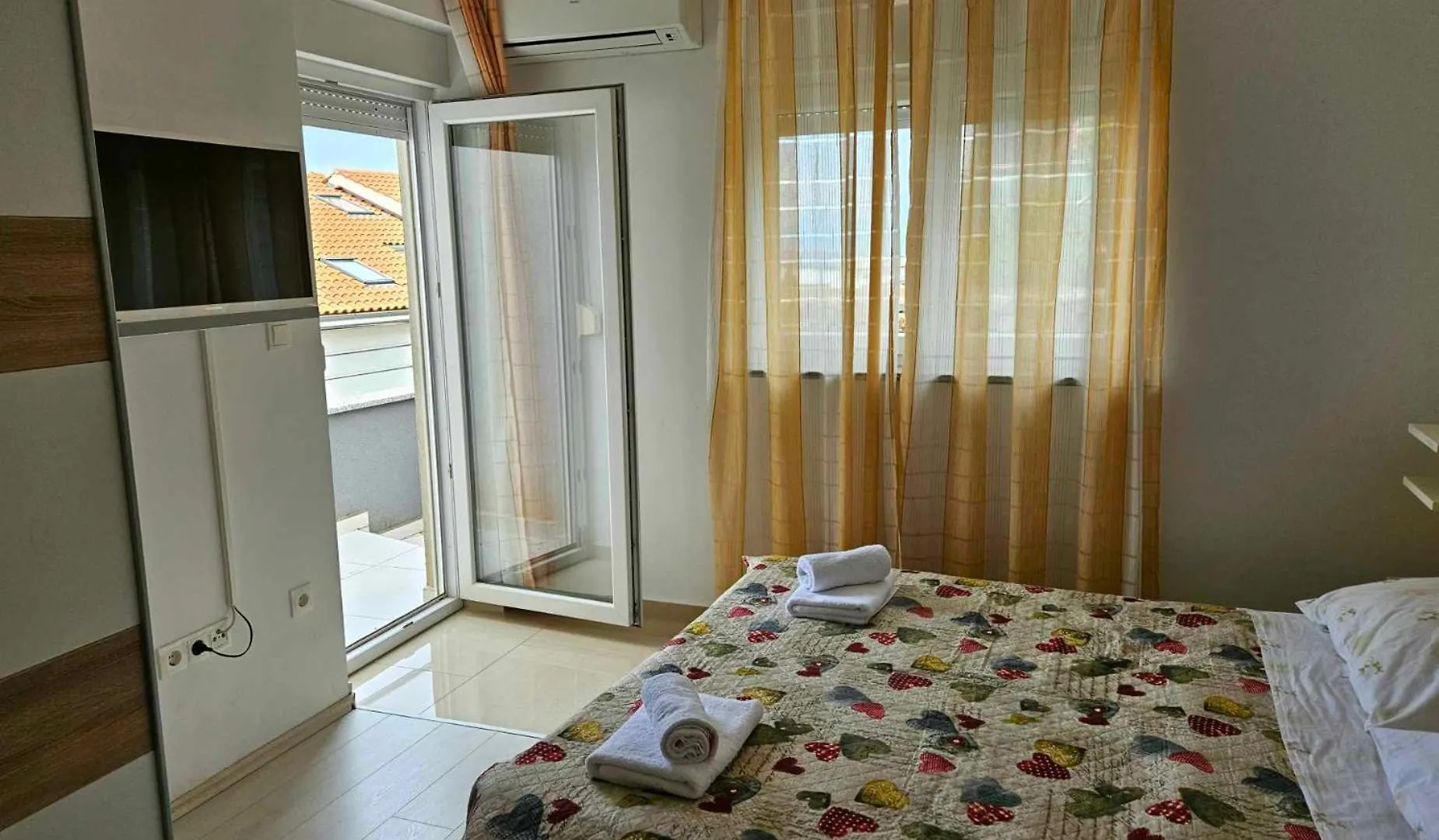 Domagoj - Luxury Apartment With Private Parking, Jacuzzi And Seaview Njivice